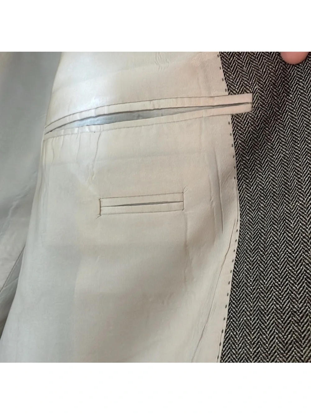 HUGO BOSS Wool Linen Herringbone Blazer.  Men’s 42L.